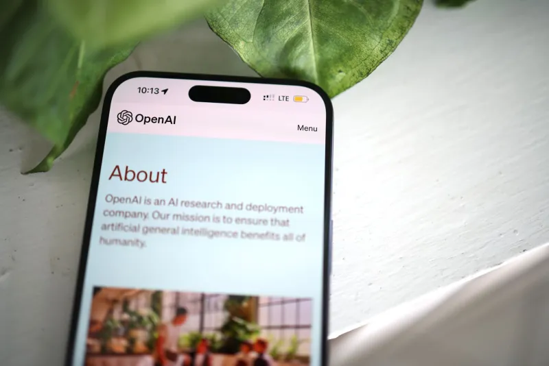 Judged in a Heartbeat: The Silent Verdict Your Homepage Delivers Before Anyone Reads a Word